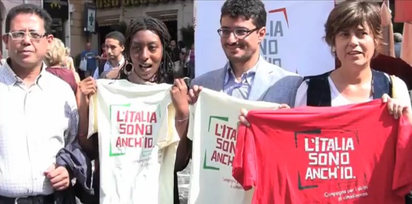 "Italia, sono anchi'o" (L'Italie, c'est moi aussi).Campagne lancée en 2011 par 19 organisations en faveur du droit su sol.