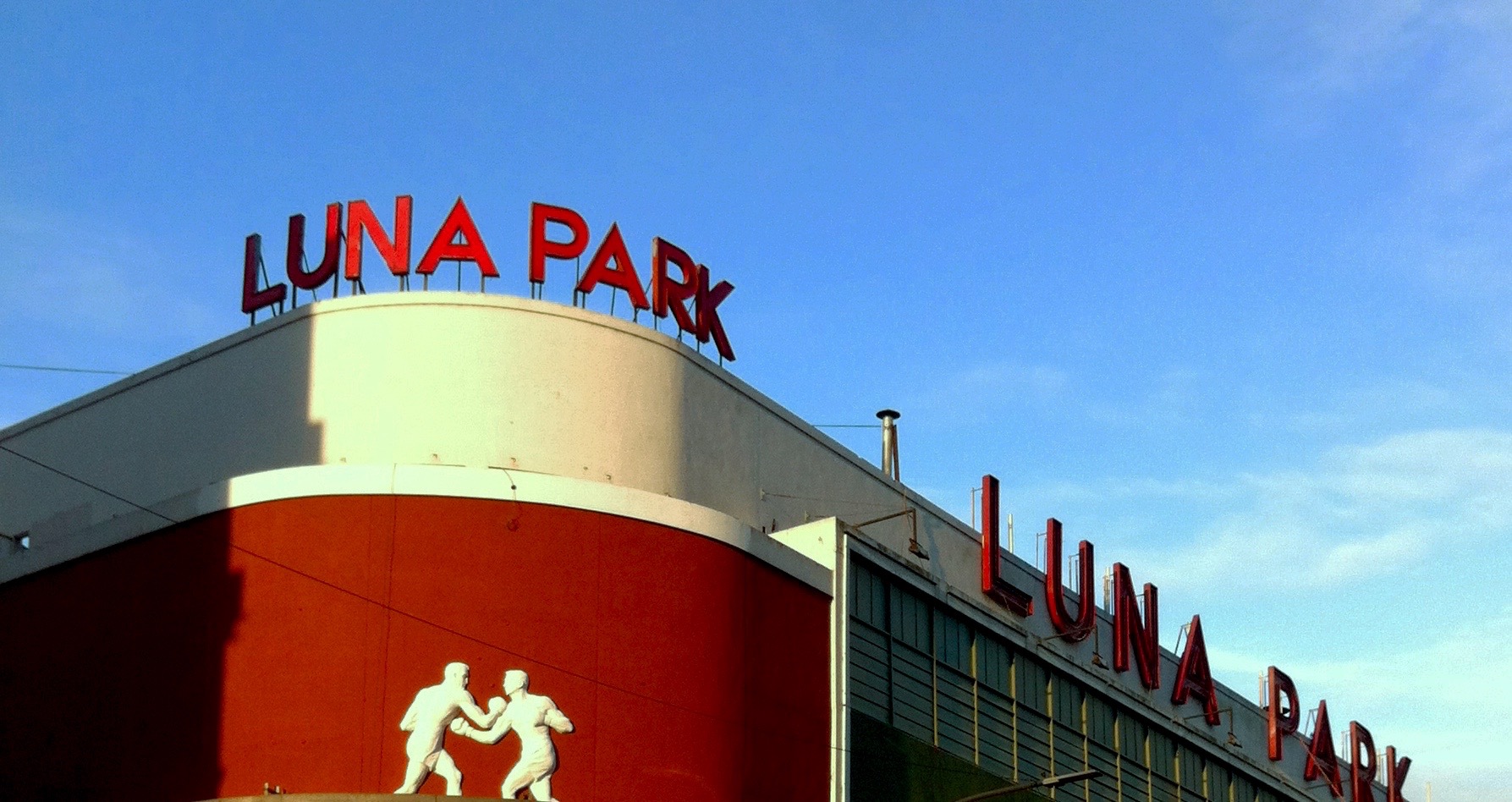 Luna Park, ancien palais des sports de Buenos Aires s'est transformé en QG électoral - Crédit : Justine Perez