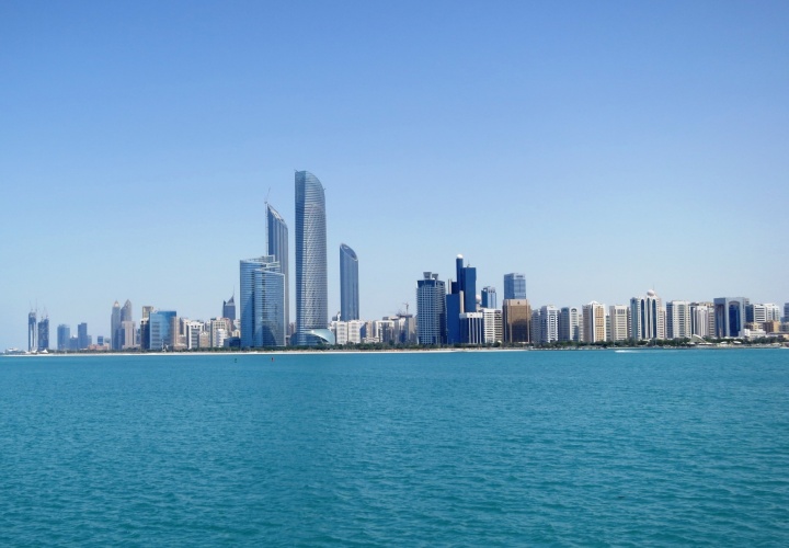 Abu Dhabi - Crédit photo : FritzDaCat - Wikimedia Commons 
