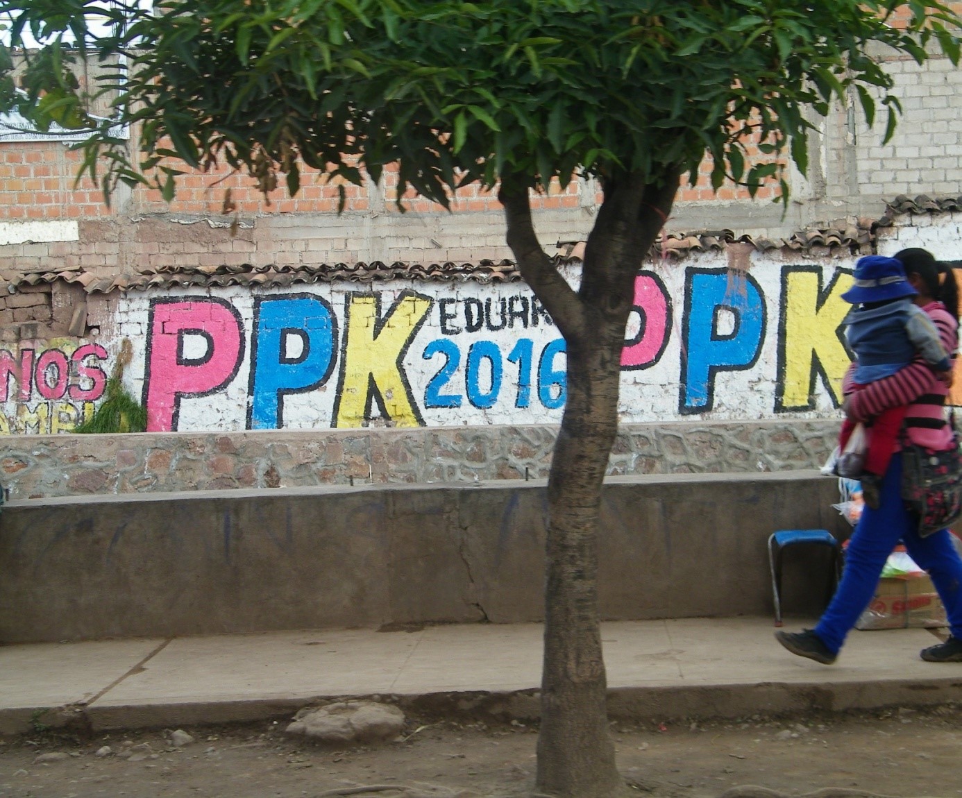 « PPK » pour Peruanos Por el Kambio, représenté par Pablo Pedro Kuczynski, en deuxième position selon les sondages. Izcuchaca, région de Cusco. - Crédit photo : Corinne Duquesne