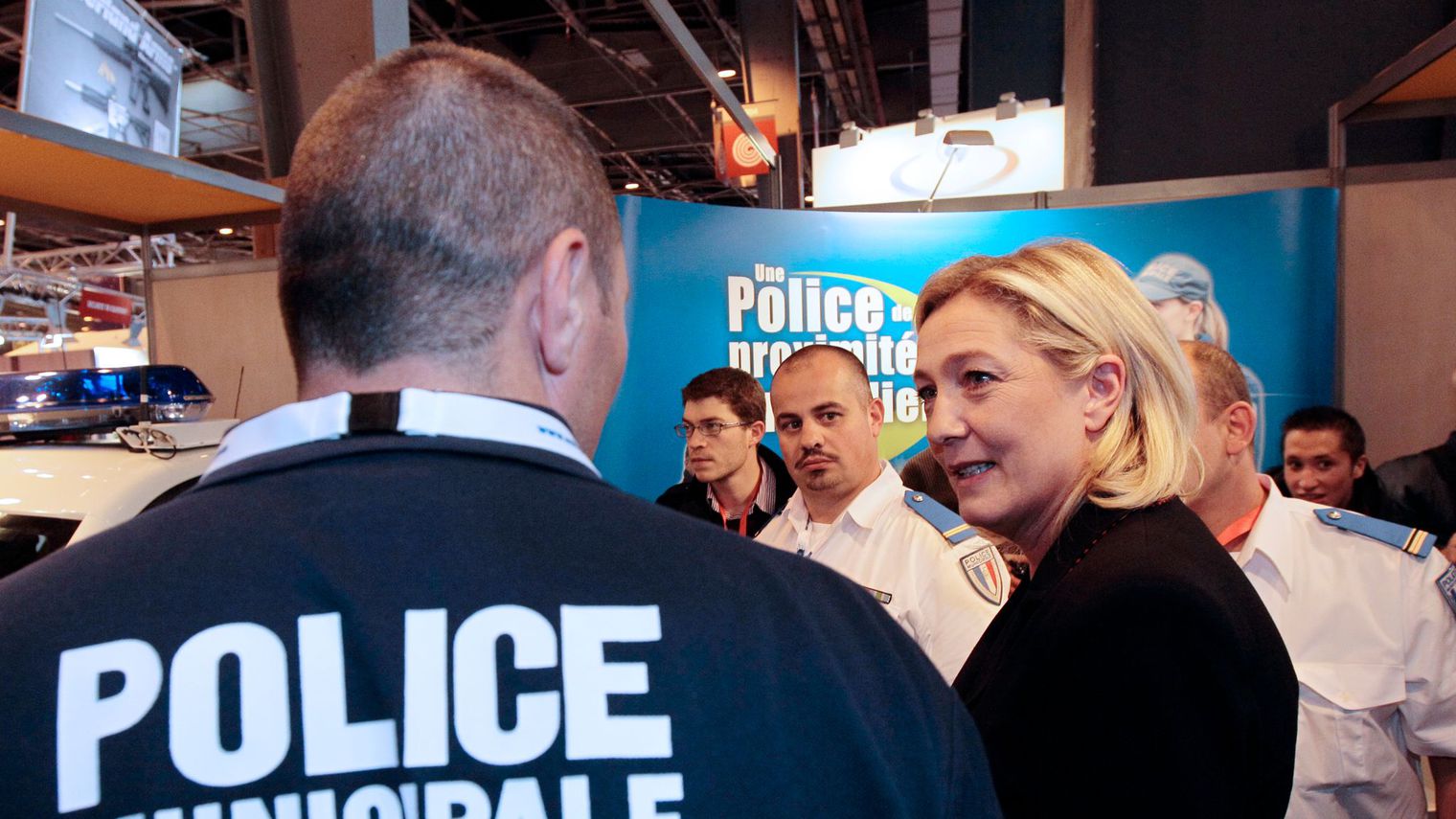 Marine Le Pen à la rencontre des policiers municipaux - Crédit photo : Tous droits réservés