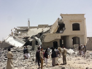 Maison détruite par une bombe saoudienne au Yemen - Crédit photo : Ibrahem Qasim