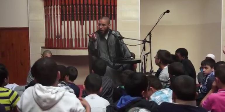 13 novembre : pourquoi les terroristes islamistes sont-ils de plus en plus jeunes… et Français ? L’édito de Michel Taube