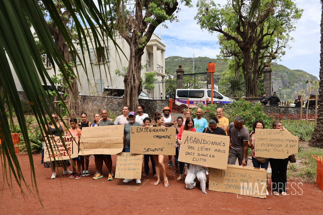 Saint-Denis : colère à la Colline, la mairie verrouillée dans une ambiance électrique