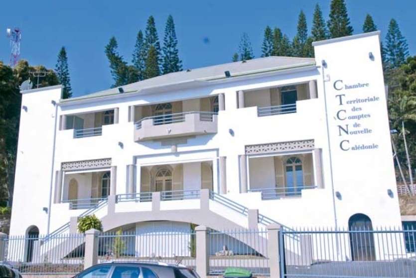 Voyages aux frais publics : la Chambre Territoriale des Comptes taille dans les ailes des élus calédoniens
