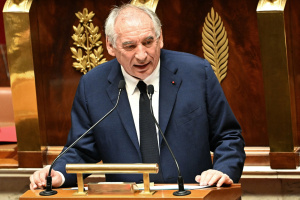 Bayrou renversé : les députés ultramarins en première ligne contre la confiance

