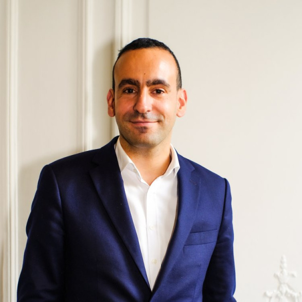 Décideurs : Adam Oubuih, nouveau visage du tourisme français à la tête d'Atout France