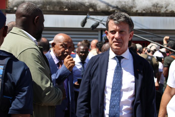 Mayotte : Valls en terrain miné pour sa dernière tournée
