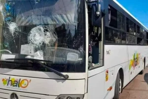 Mayotte : un bus scolaire pris d’assaut à Majicavo Koropa
