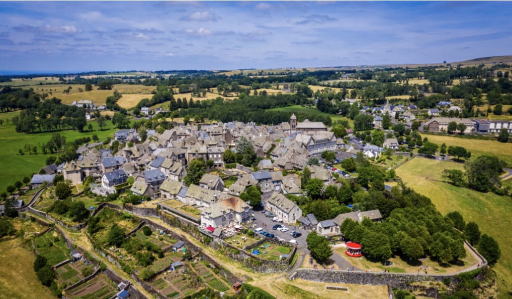 Bourgs et vallées : ne pas laisser la République s’effacer.