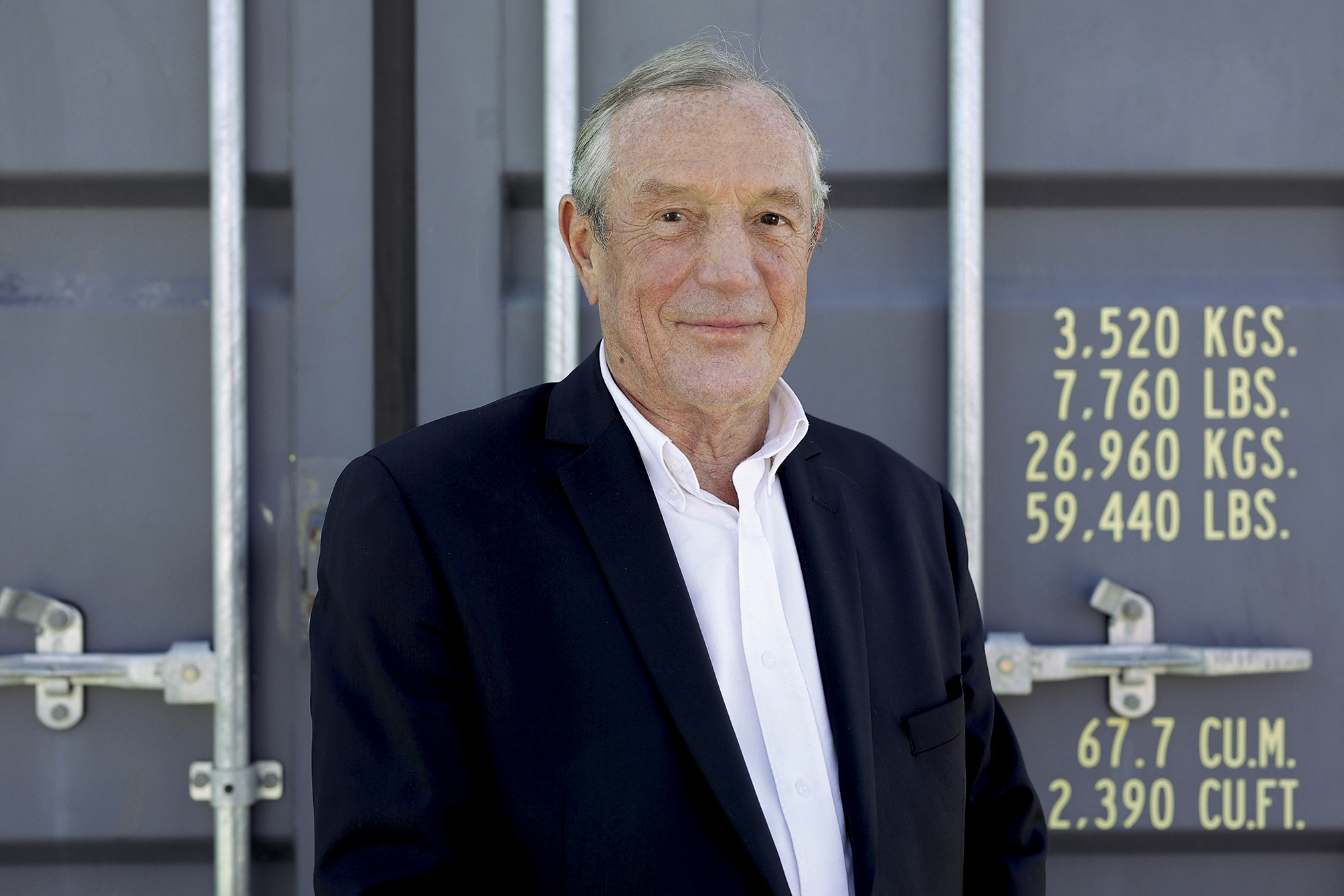 Francis Vallat, de l'Académie de Marine : « avec l’intelligence artificielle, on danse sur un volcan ».