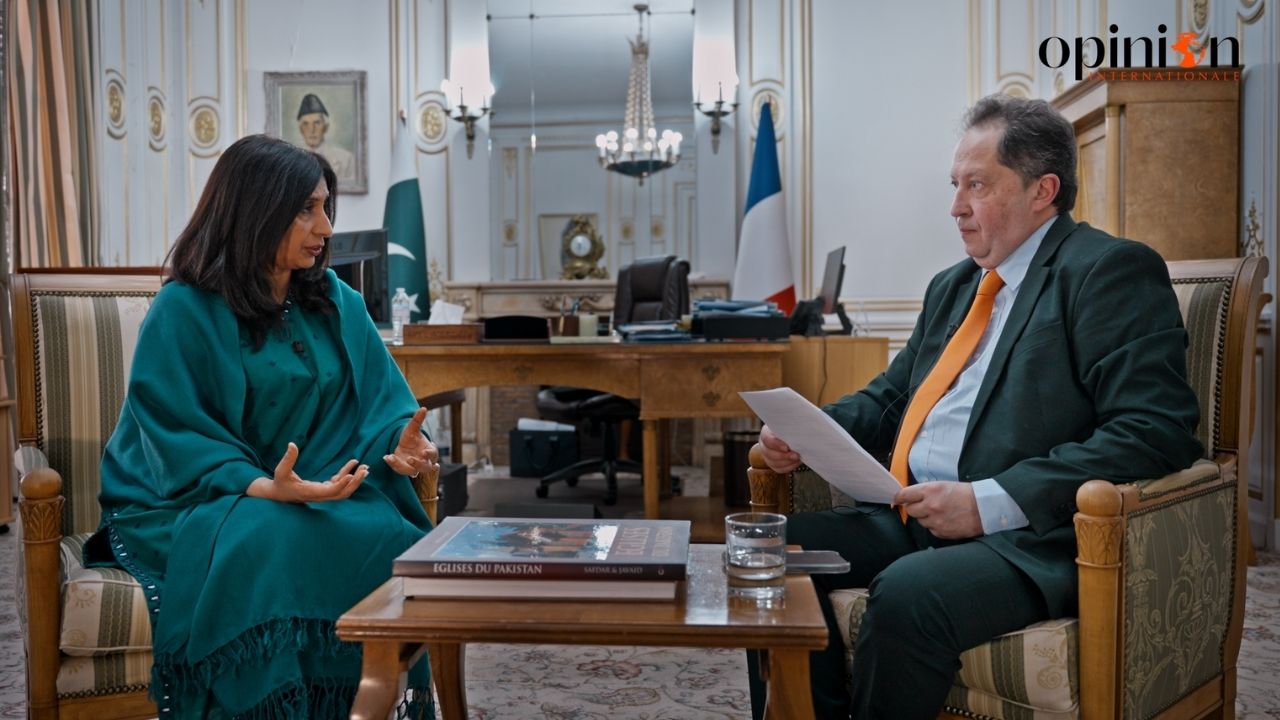 Guerre avec l’Afghanistan, droits des femmes, position sur l'Iran - ITW de l'ambassadrice du Pakistan en France Mumtaz Zahra Baloch