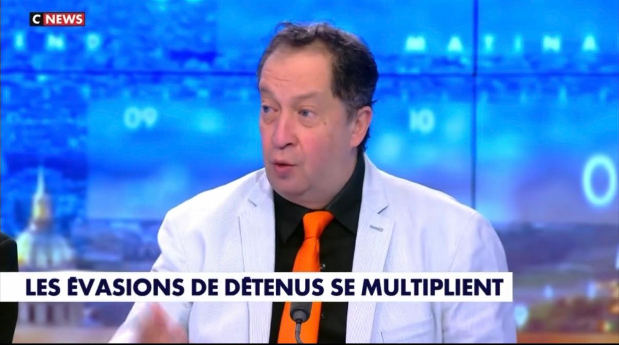 Quelle est la responsabilité du juge qui a permis la sortie au Louvre, malgré l’opposition de la pénitentiaire, d’un détenu dangereux qui s’est évadé ? Michel Taube sur CNEWS