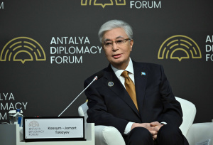 Au Forum diplomatique d'Antalya, le président du Kazakhstan dénonce la marginalisation de l'ONU