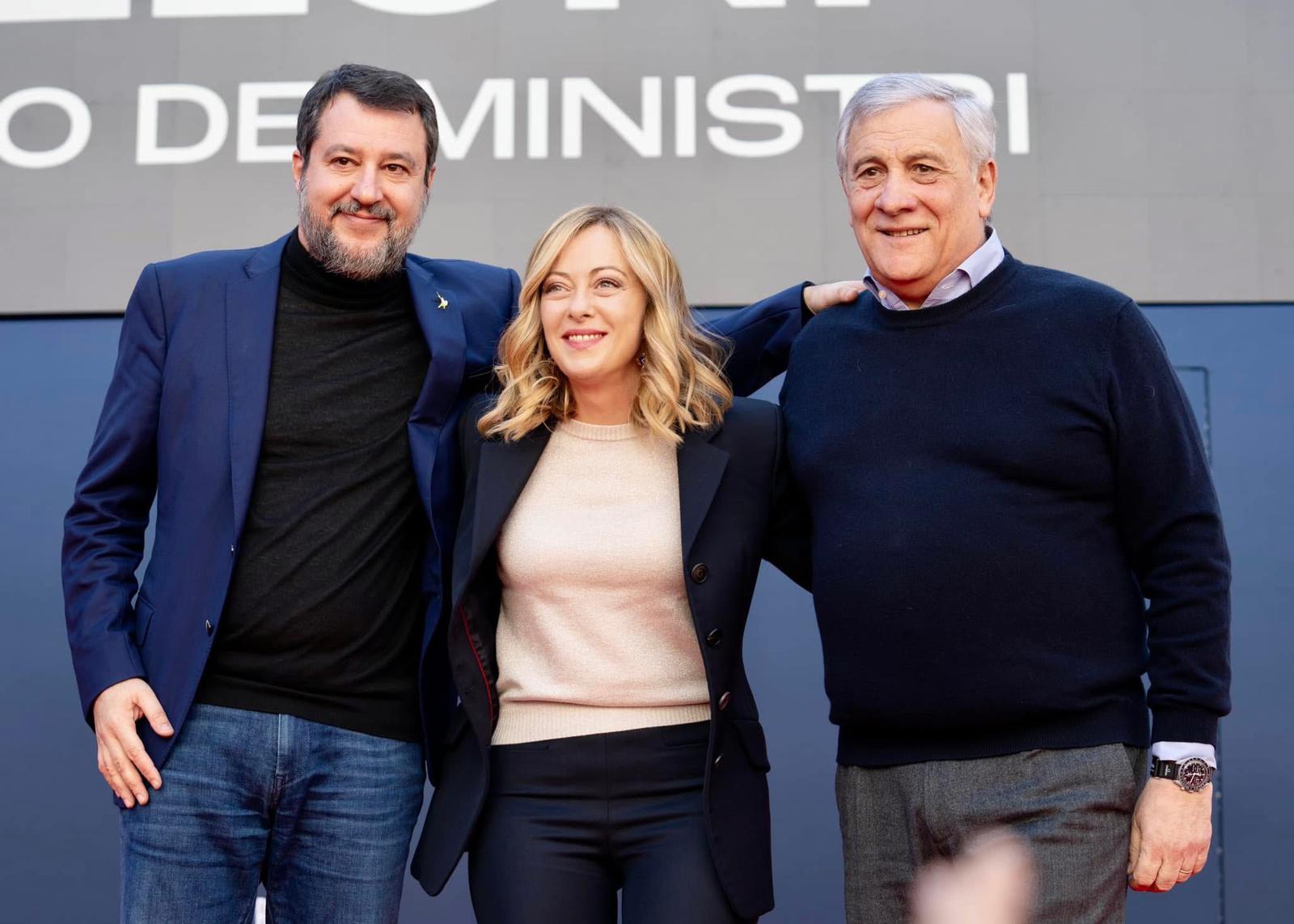 Italie : les divisions à droite menacent-elles Giorgia Meloni ? L’édito de Michel Taube et Sofiane Dahmani