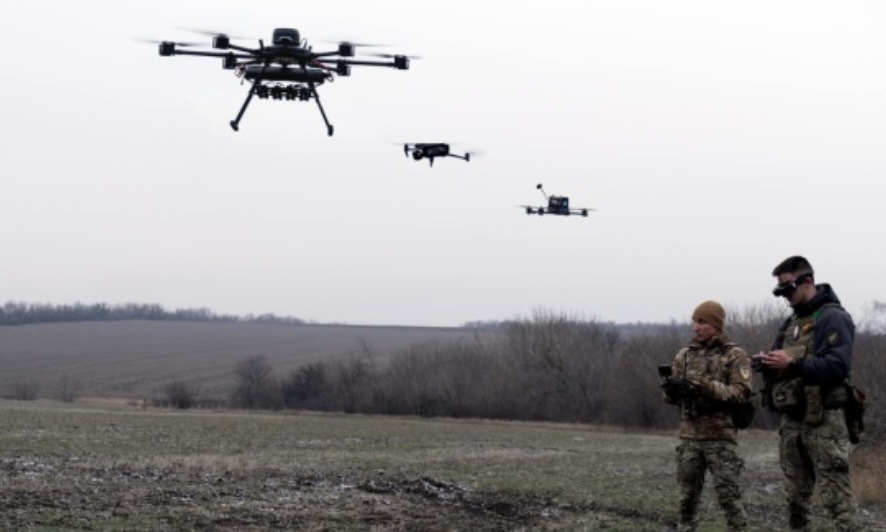 Du char au drone : la nouvelle révolution militaire. L’édito de Margaux Mathé et Michel Taube