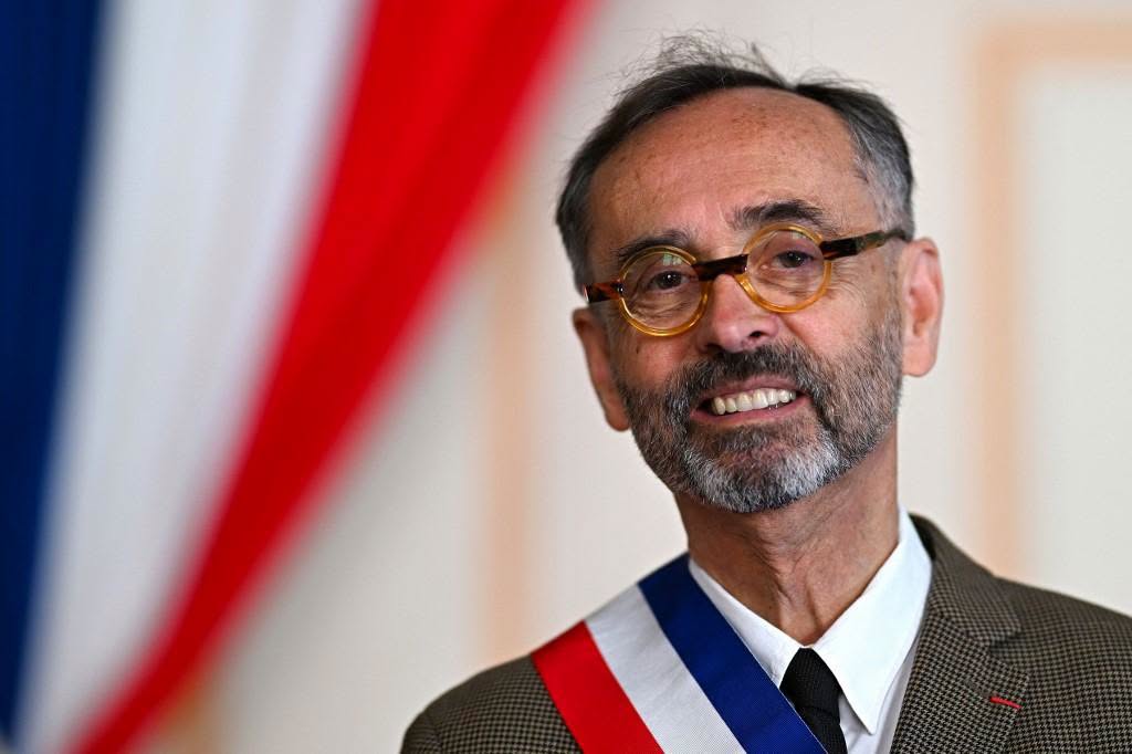 Procès de Robert Ménard : le maire de Béziers sollicite Emmanuel Macron comme témoin